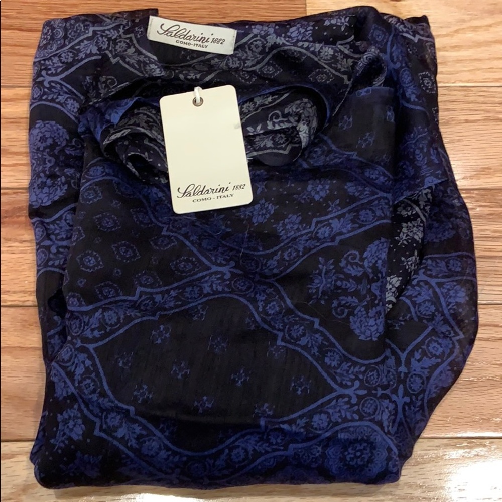 Beautiful Saldarini Paisley Scarf!